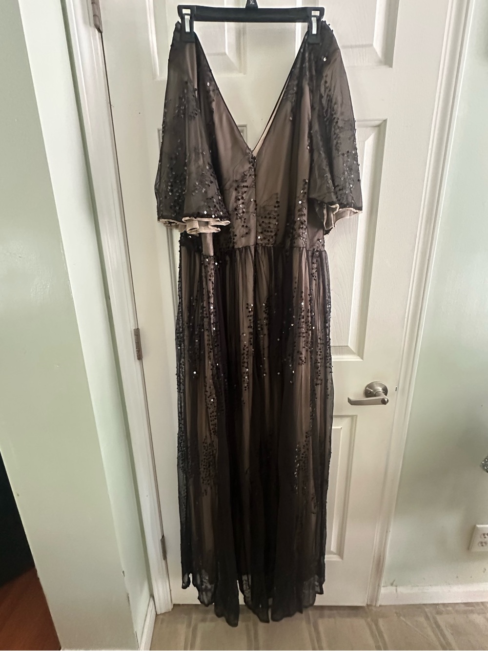 Elegant Black Nude Sequined V-Neck Maxi Dress